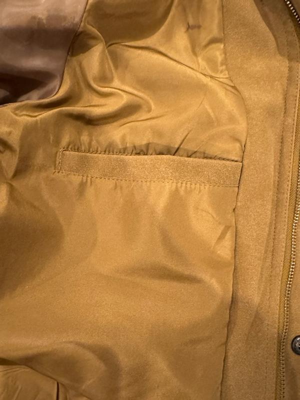 Customer carousel item 11.