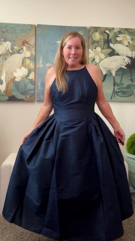 Customer photo for "This dress is fabulous! It's so classy and elegant!"