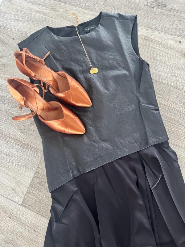 Customer photo for "So versatile with a touch of class!"