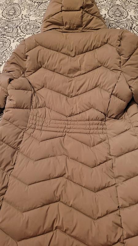 Stretch at back waistline improves fit