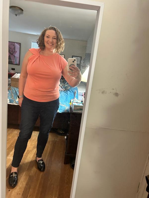 Customer carousel item 6.