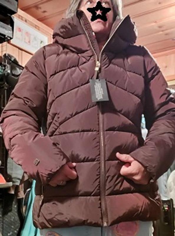 First try on. See how full the neck is and the length of the sleeves?