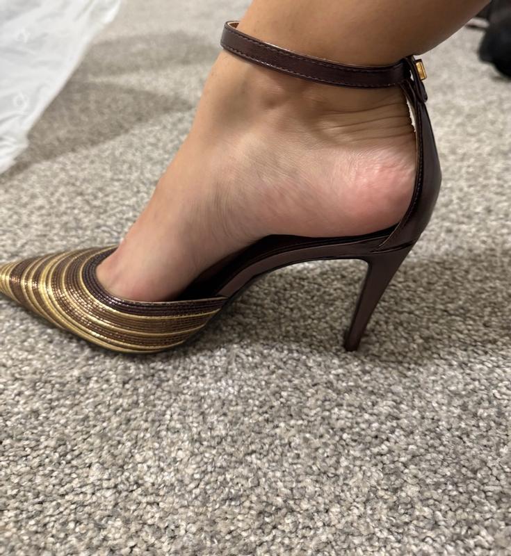 Customer photo for "Cute pumps"