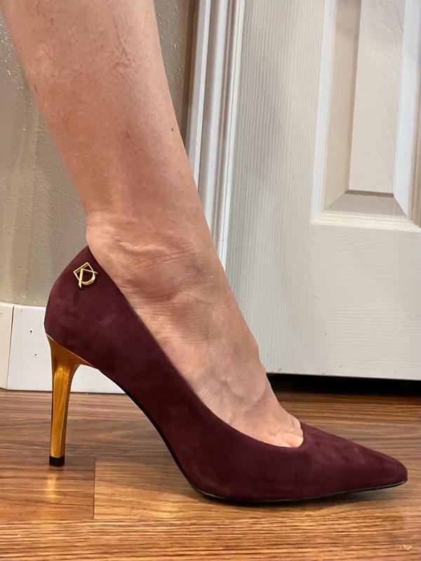 Customer photo for "Not for wider feet"