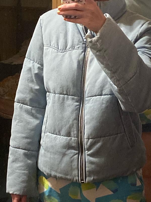 Review Thumbnail Image 0 356834989