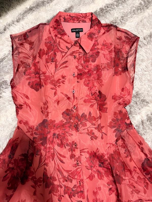 Customer photo for "Light, Structured, and Effortlessly Pretty"