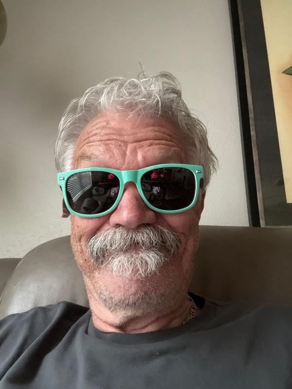 Surf Green Stratocaster™ Fort Knocks Sunglasses | Knockaround.com