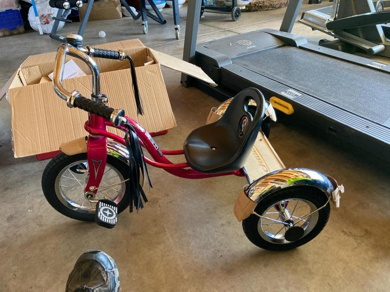 schwinn kids tricycle