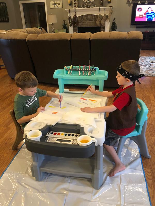 Step 2 Deluxe Creative Projects Kids Art Desk With Splat Mat