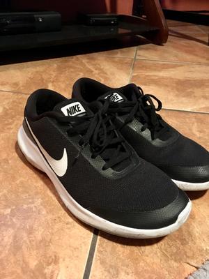 nike flex experience rn 7 squeaking