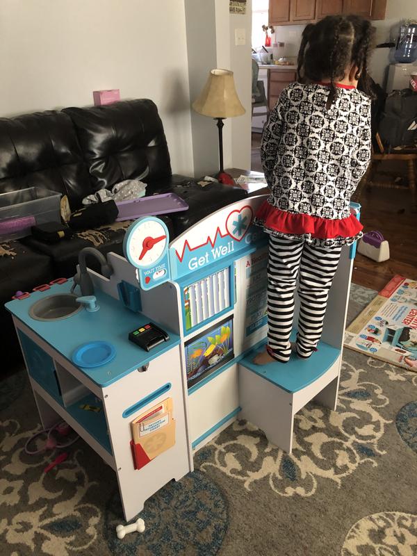melissa and doug doctor activity center