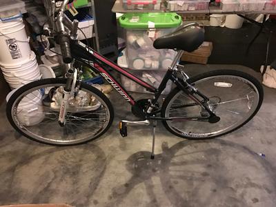 schwinn women's gtx hybrid bike