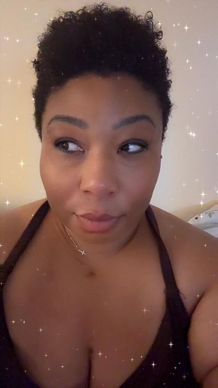 Customer photo for "Eyeliner glides perfectly"