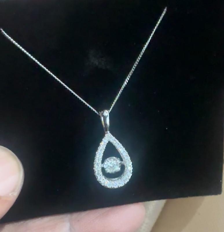 Kay jewelers floating diamond outlet necklace