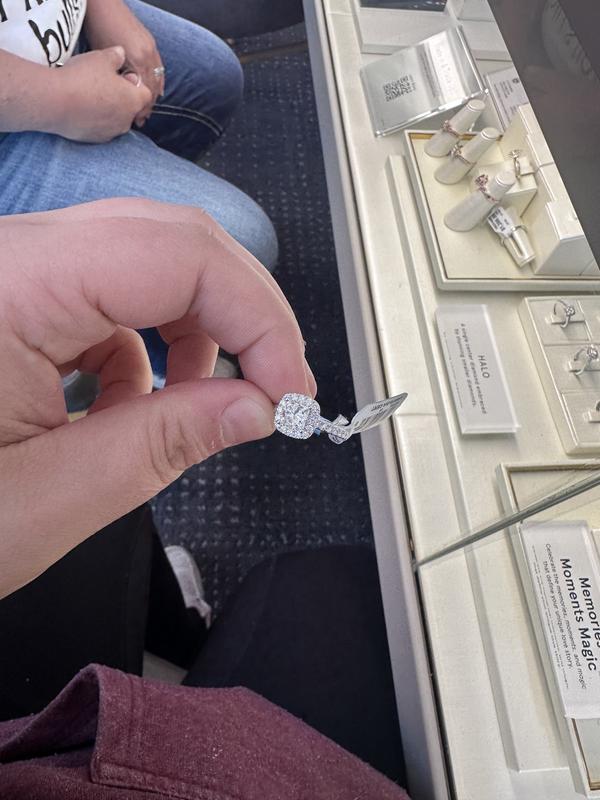 THE LEO Legacy Lab-Grown Diamond Princess-Cut Engagement