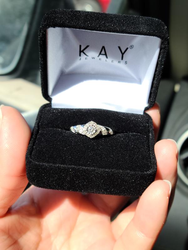 kays engagement ring in box