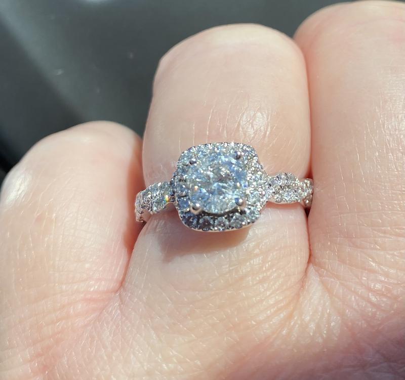 Previously Owned Diamond Engagement Ring 1-3/8 ct tw Round-cut 14K ...