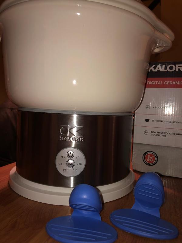 All put together with cute little pot holders!