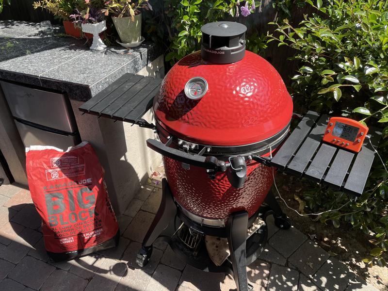 Classic Joe Standalone Grill Series III Kamado Joe