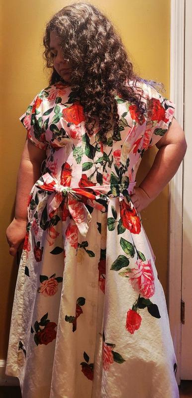 Customer photo for "Very pretty and flattering, just be prepared to cleanup threads"