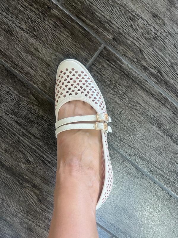 Customer photo for "Runs HUGE"