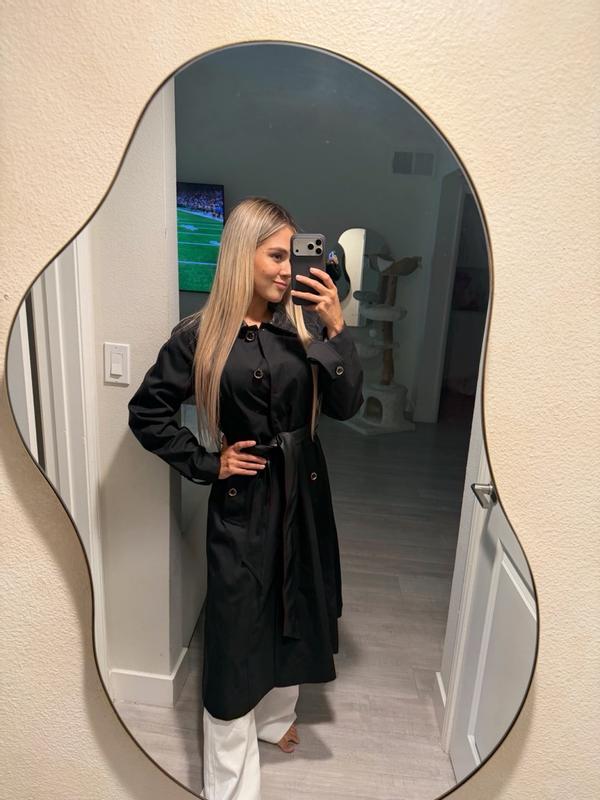 Customer photo for "Elegant trench coat with beautiful details"