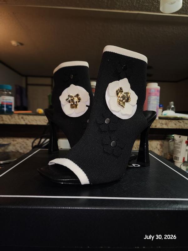 Customer photo for "Very cute"