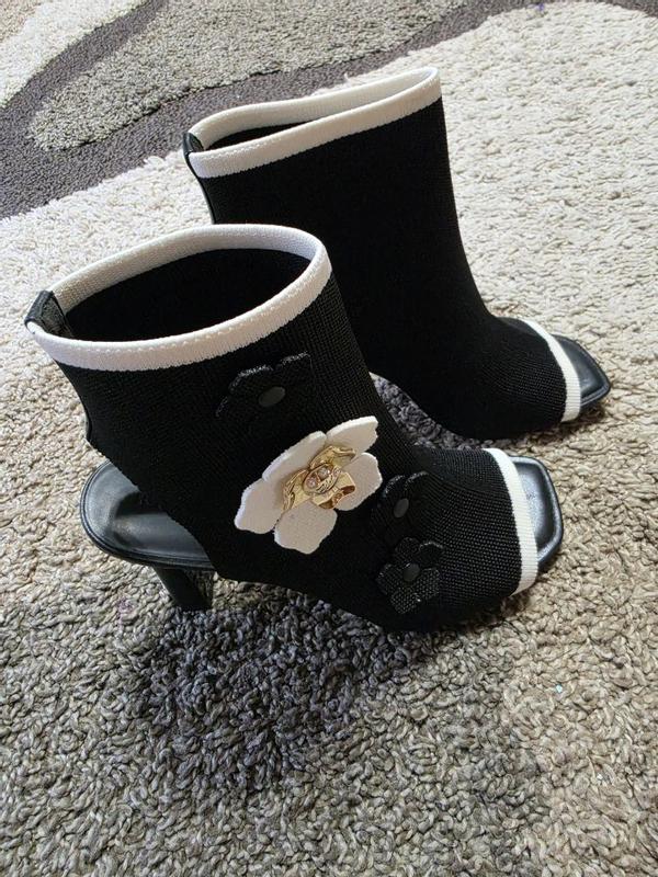 Customer photo for "Comfortable, cute heels"