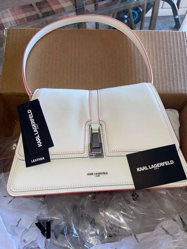 Customer carousel item 9.