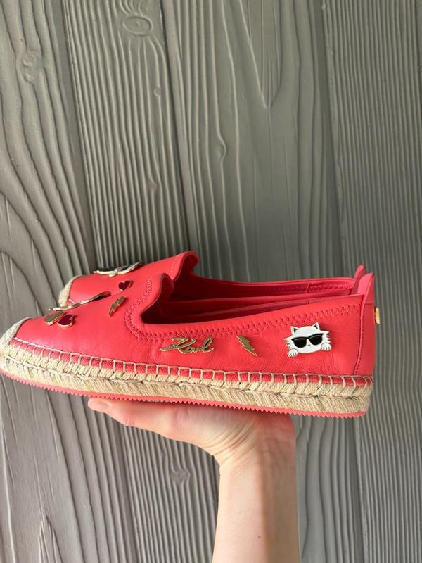 Review Thumbnail Image 2 344760367