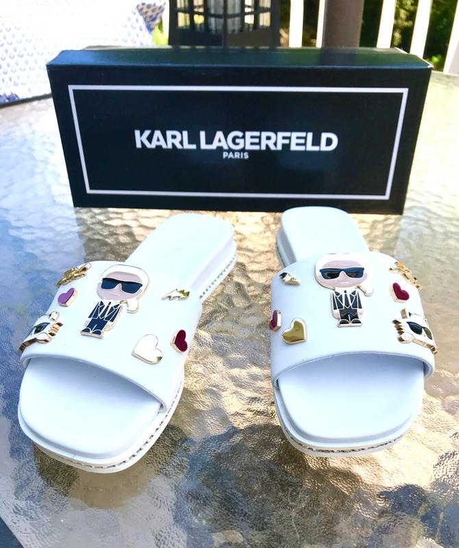 Karl Lagerfeld Paris☆Jeslyn Cate Pins 装飾スライド サンダル Karl Lagerfeld Paris☆Jeslyn Cate Pins 装飾スライド サンダル