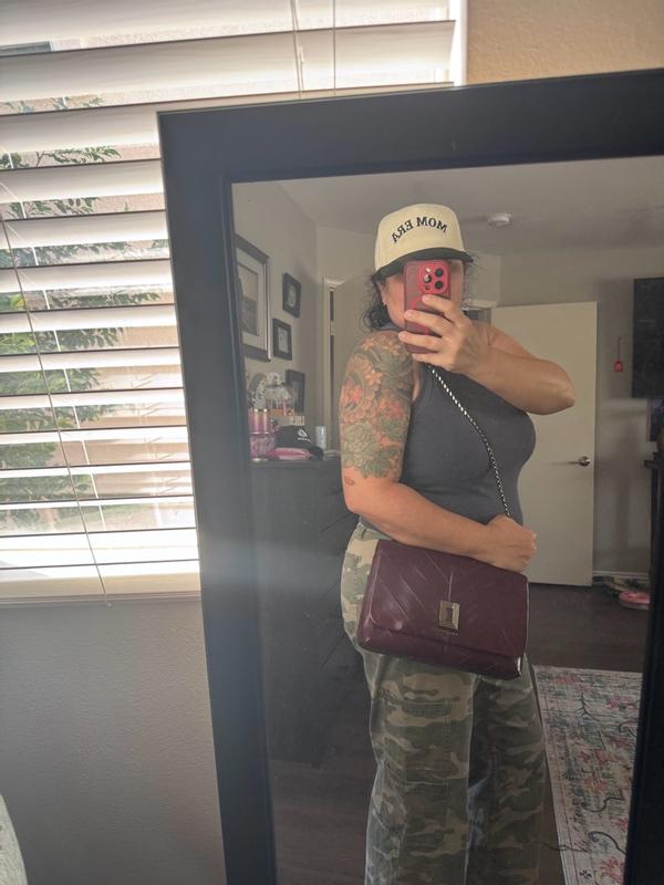 Customer photo for "Lots of smart compartments for your daily essentials"