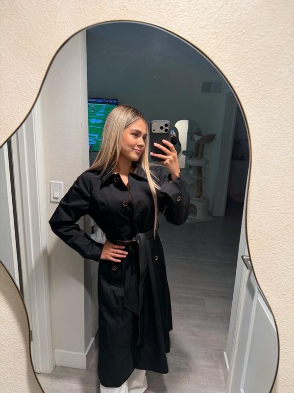 Customer photo for "Elegant trench coat with beautiful details"