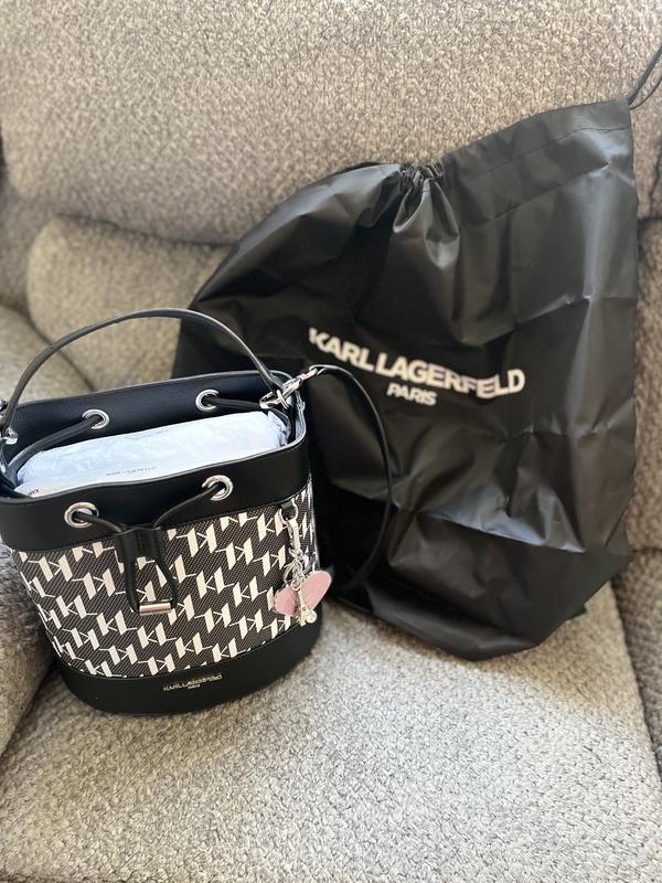 Customer carousel item 15.