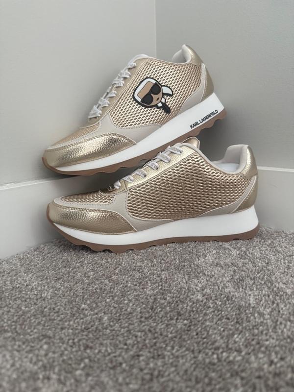 Customer photo for "Basic fashion sneaker"