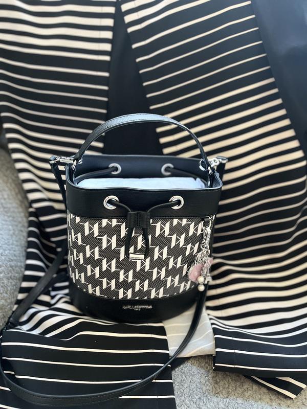 Customer carousel item 14.