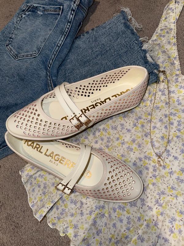 Customer photo for "The perfect shoe to add that feminine touch to any outfit"