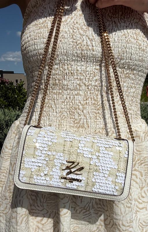 Customer photo for "The most versatile bag!!"