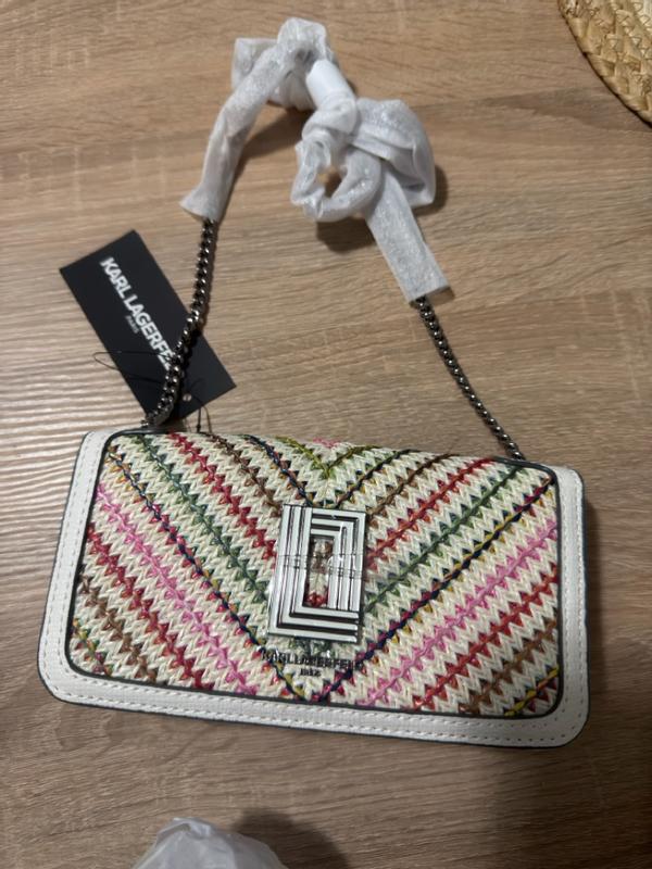 Review Thumbnail Image 0 381578020