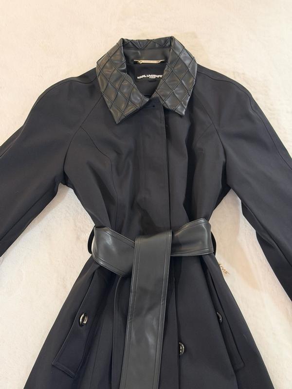 Customer photo for "Elegant trench coat with beautiful details"