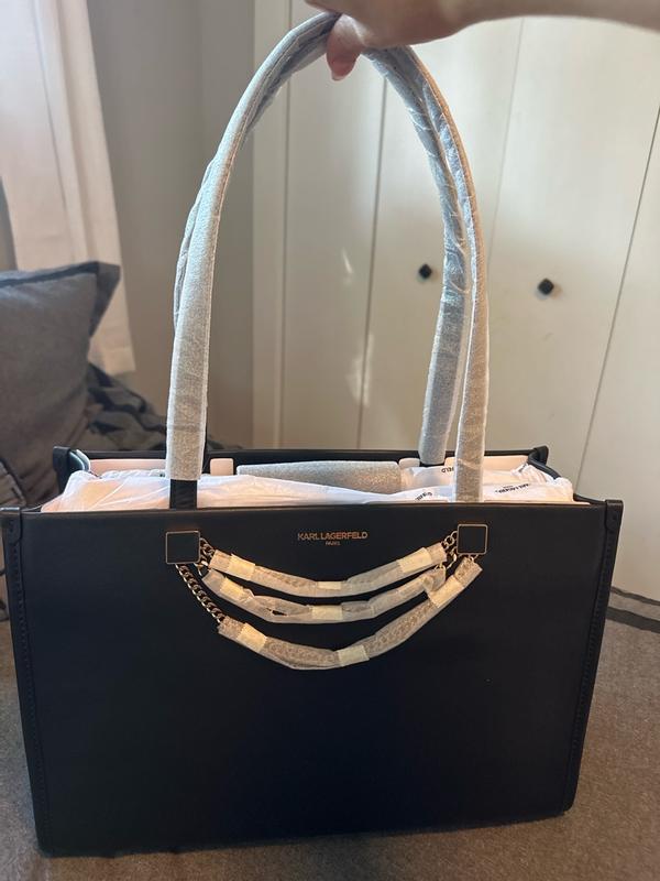 Customer photo for "Great and big purse!"