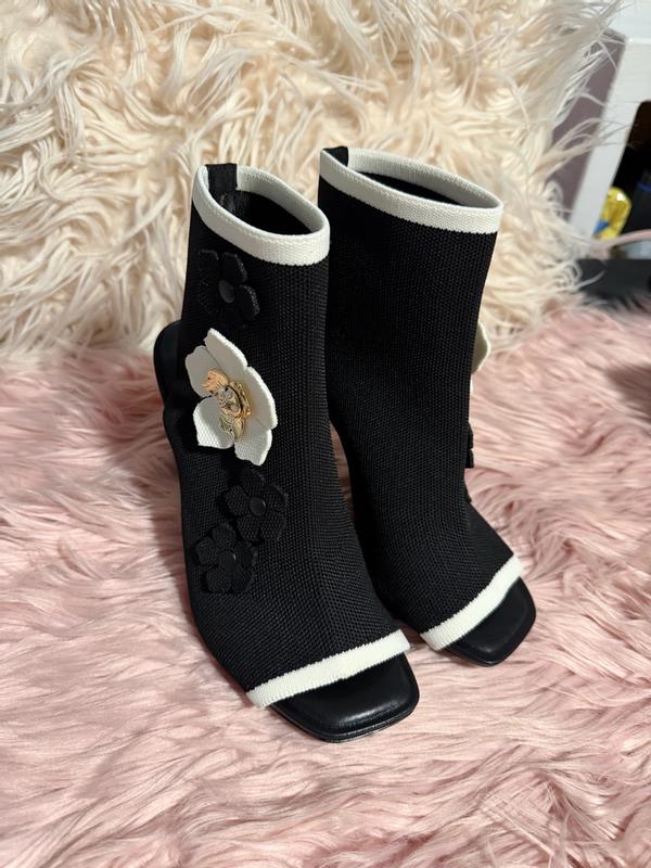 Customer photo for "Sandals on, looking fabulous!"