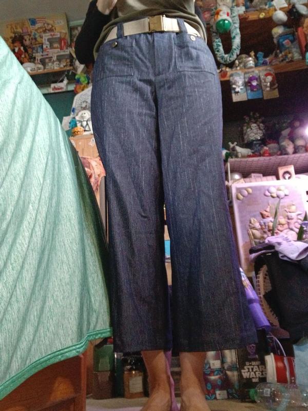 Customer photo for "Dressy or casual  capris"