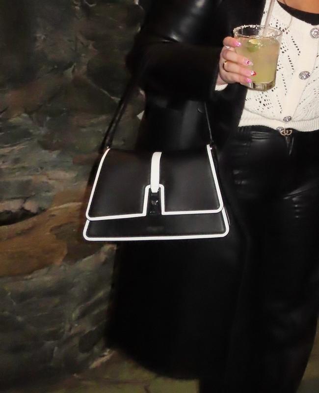 Review Thumbnail Image 0 378904162