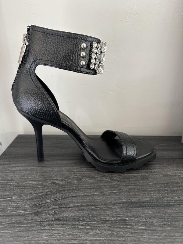 Review Thumbnail Image 3 244484365