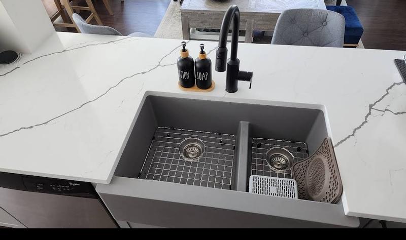 Karran USA | QA-740 Farmhouse/Apron-Front Quartz Composite 34 in