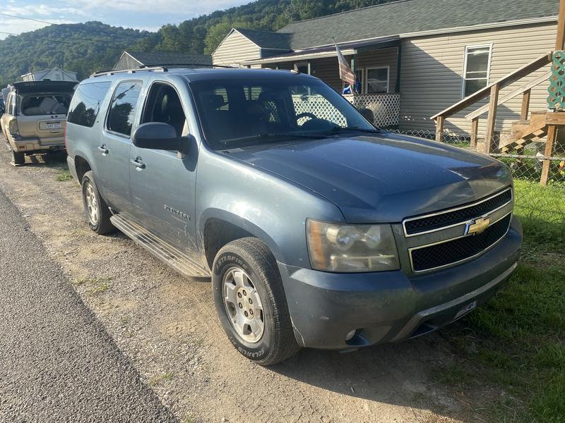 chevrolet suburban-2500 2011 Image - 45085868