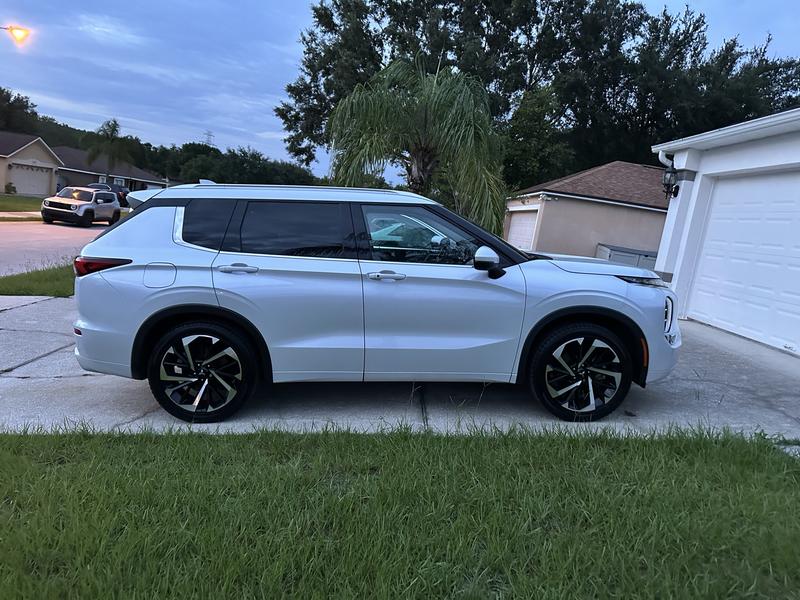 mitsubishi outlander-phev 2022 Image - 44622753