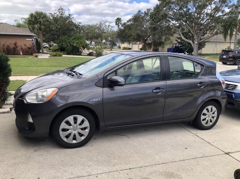 toyota prius-c 2012 Image - 49377346