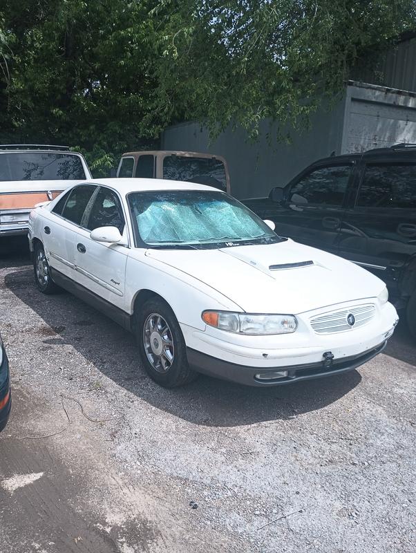 buick regal 2004 Image - 38402277